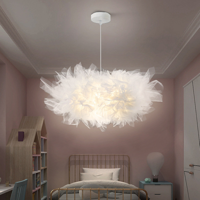 Nowoczesny kreatywny nordyjski biały przędza LED żyrandol prosty biały chmury zawiesiny światło do sypialni
