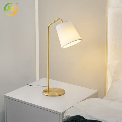Nowoczesny styl rustic Stolik w kształcie sypialni Przy łóżku Lampa stołowa LED Ciepły Jasny biurko studyjne Miedziane lampy stołowe