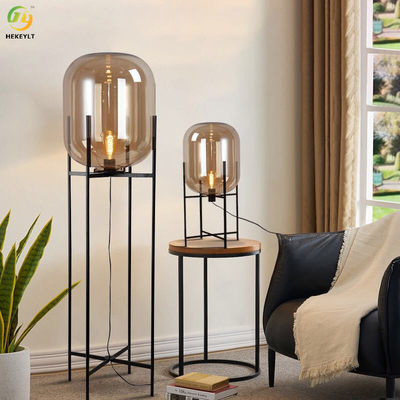 Postmodernistyczna kreatywna prosta szklana lampa podłogowa z gurdy do sypialni nocnej w hotelu