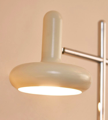 Kremowa regulowana lampa podłogowa do sypialni salonu z podświetleniem na żywo