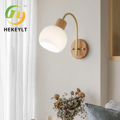 Światło ścienne z masywnego drewna Nordic Simple Creative Porch Light Stairs Aisle Bedroom Headboard Wall Ligh