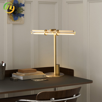 JYLIGHTING Nowoczesna Nordic Simple Luxury Lampa stołowa LED Szkło miedziane do sypialni Hotel Pokój dzienny Studia Sofa światło narożne